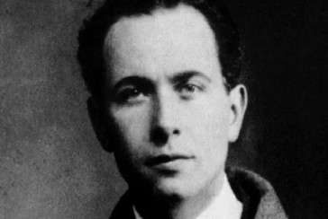 One of the most important French poets: Who is Louis Aragon?