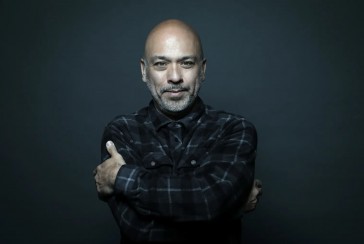 He will present the 81st Golden Globe Awards: Who is Jo Koy?