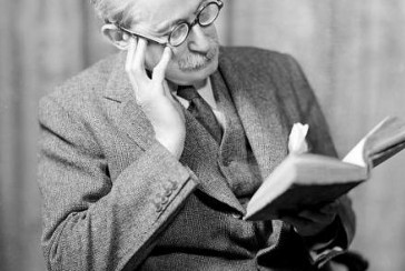 The French statesman who does not accept the intransigence of socialism with religion: Who is Leon Blum?