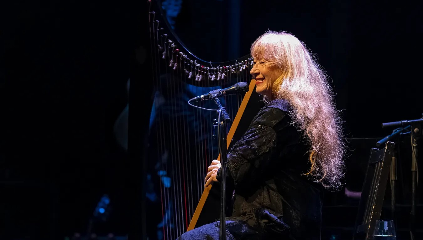 Known for Celtic songs: Who is Loreena Mckennitt?