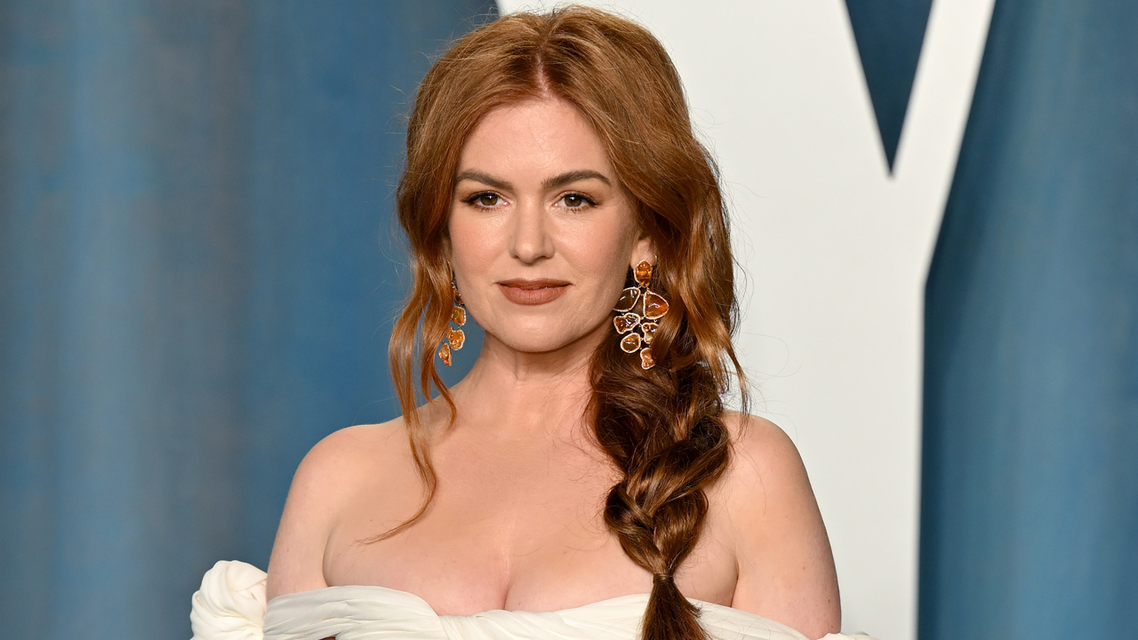 Announcing her name as a writer as well as her acting career: Who is Isla Fisher?