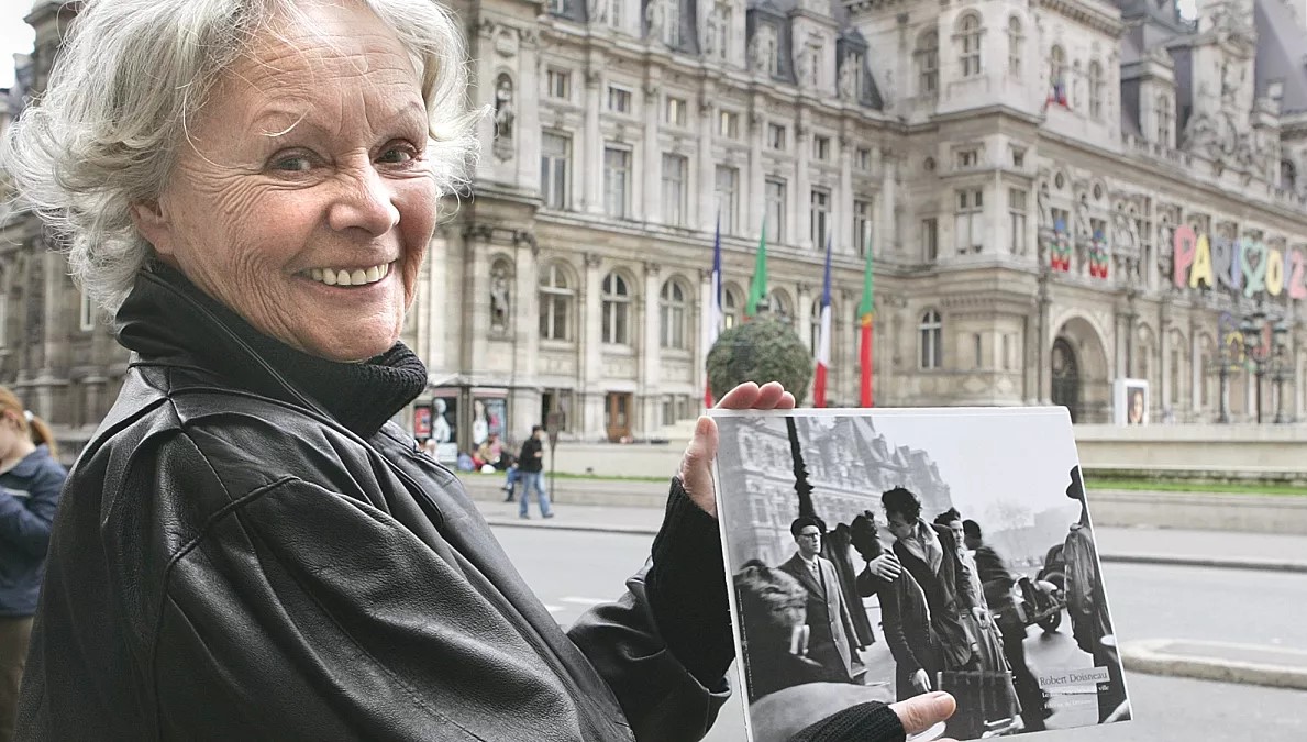 The heroine of the most iconic kissing photo: Who is Françoise Bornet?