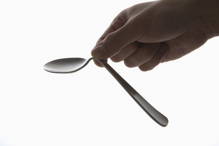 Gallium, the magic element made of spoon bending by magicians: who invented it?