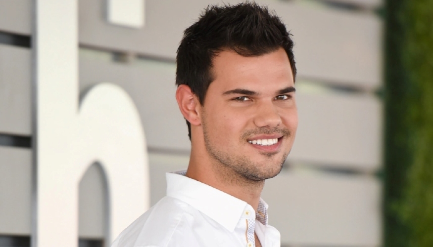 The actor who is a martial arts master and we know as Jacob Black of the "Twilight" series: Who is Taylor Lautner?