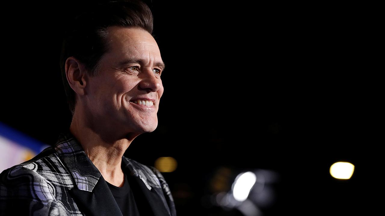 The story of transitioning from a tough and bumpy life to a successful comedian: Who is Jim Carrey?