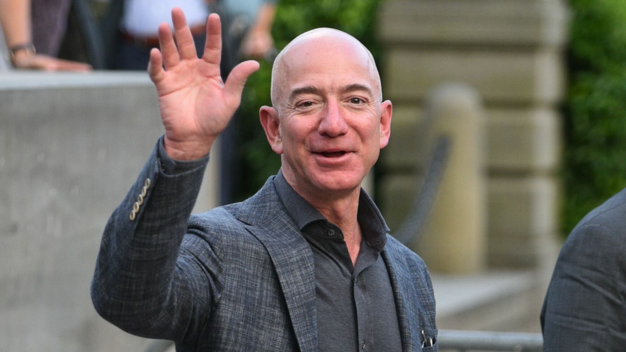 Generation X, who started the e-commerce frenzy: Who is Jeff Bezos?