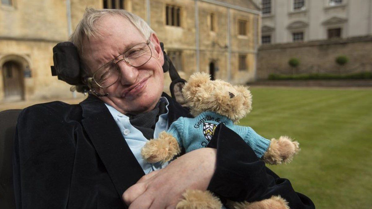 ALS disease left him helpless from the age of 21: Who is Stephen Hawking?