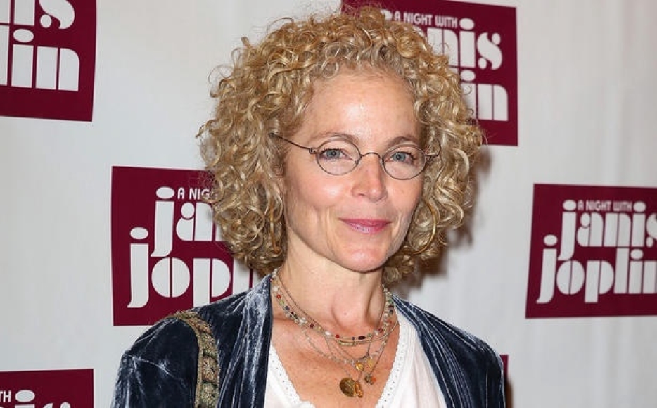 The actress who is successful in everything from movies to TV series, from theater to music: Who is Amy Irving?