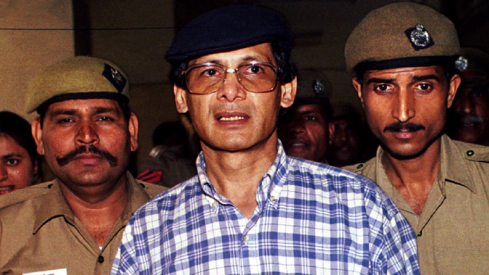 Who is the 'hippie killer' Charles Sobhraj, the subject of 'The Serpent'?