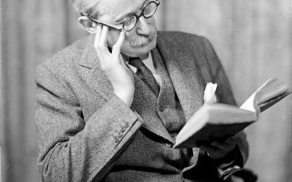 The French statesman who does not accept the intransigence of socialism with religion: Who is Leon Blum?