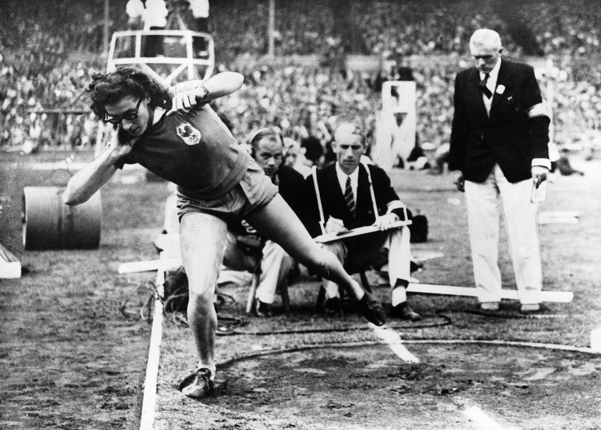 Not only could she throw the shot put and discus, she also played the piano: Who is Micheline Ostermeyer?