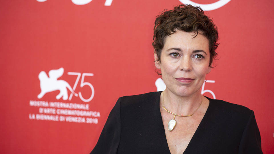 The actress, who is the 'Queen Elizabeth' of the TV series "The Crown", recited a poem for earthquake victims in Turkey: Who is Olivia Colman?