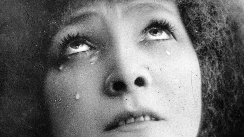 She was the indispensable actress of the tragedies: Who is Sarah Bernhardt?