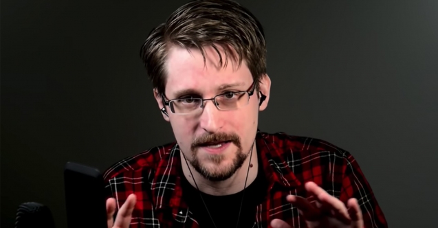 Who is Edward Snowden, who was granted Russian citizenship?