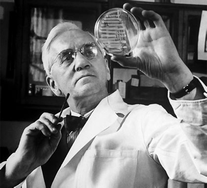 The doctor that paved the way for the invention of antibiotics: Alexander Fleming